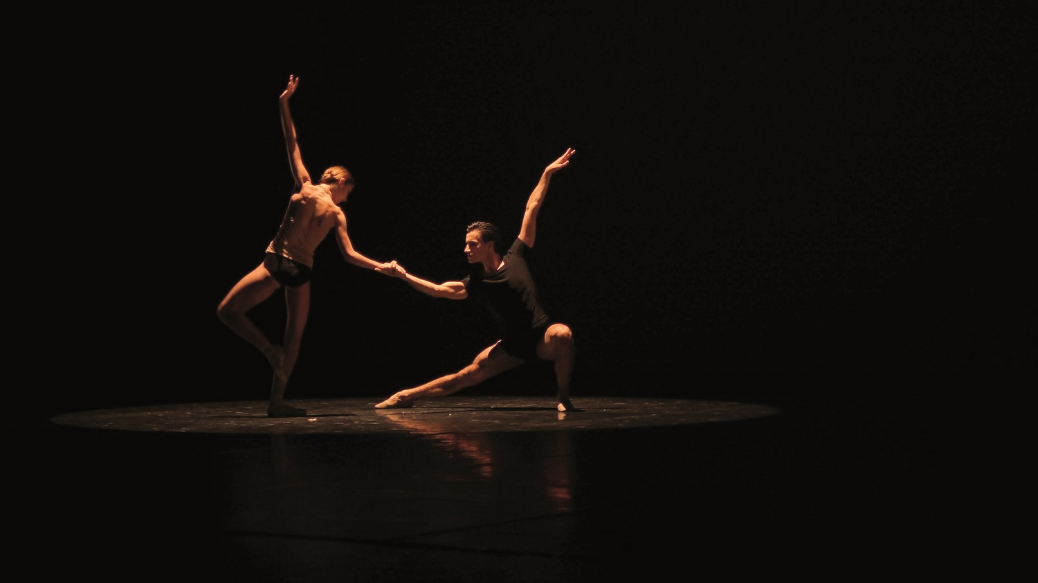 2015 Fugitif de et par Sébastien Bertaud dansé avec Marion Barbeau de l'Opéra de Paris