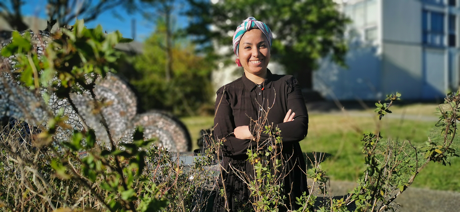 Fatima dans le quartier de Henri Sellier 