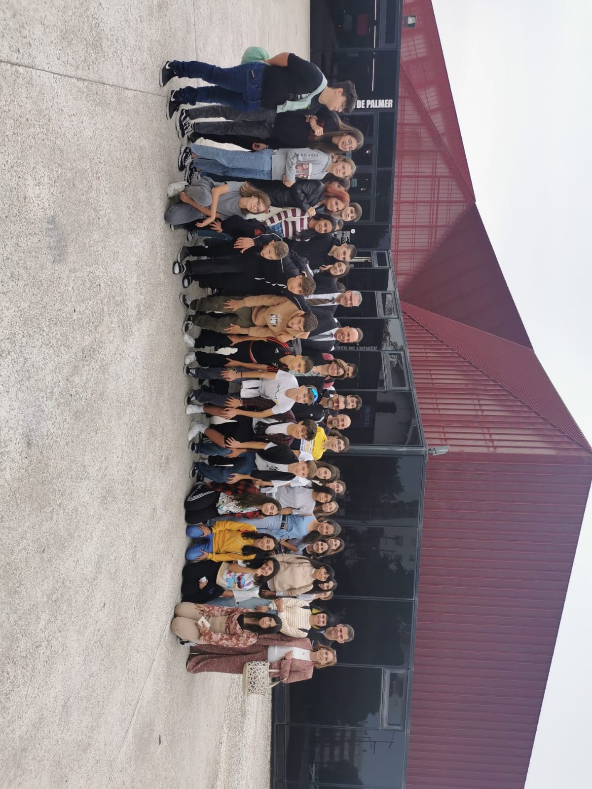 rencontre avec les officiels devant le Rocher de Palmer