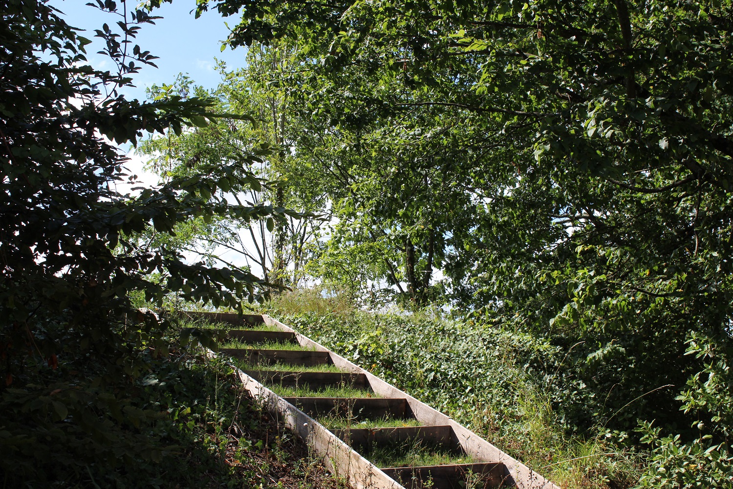 escalier pour monter sur le merlon