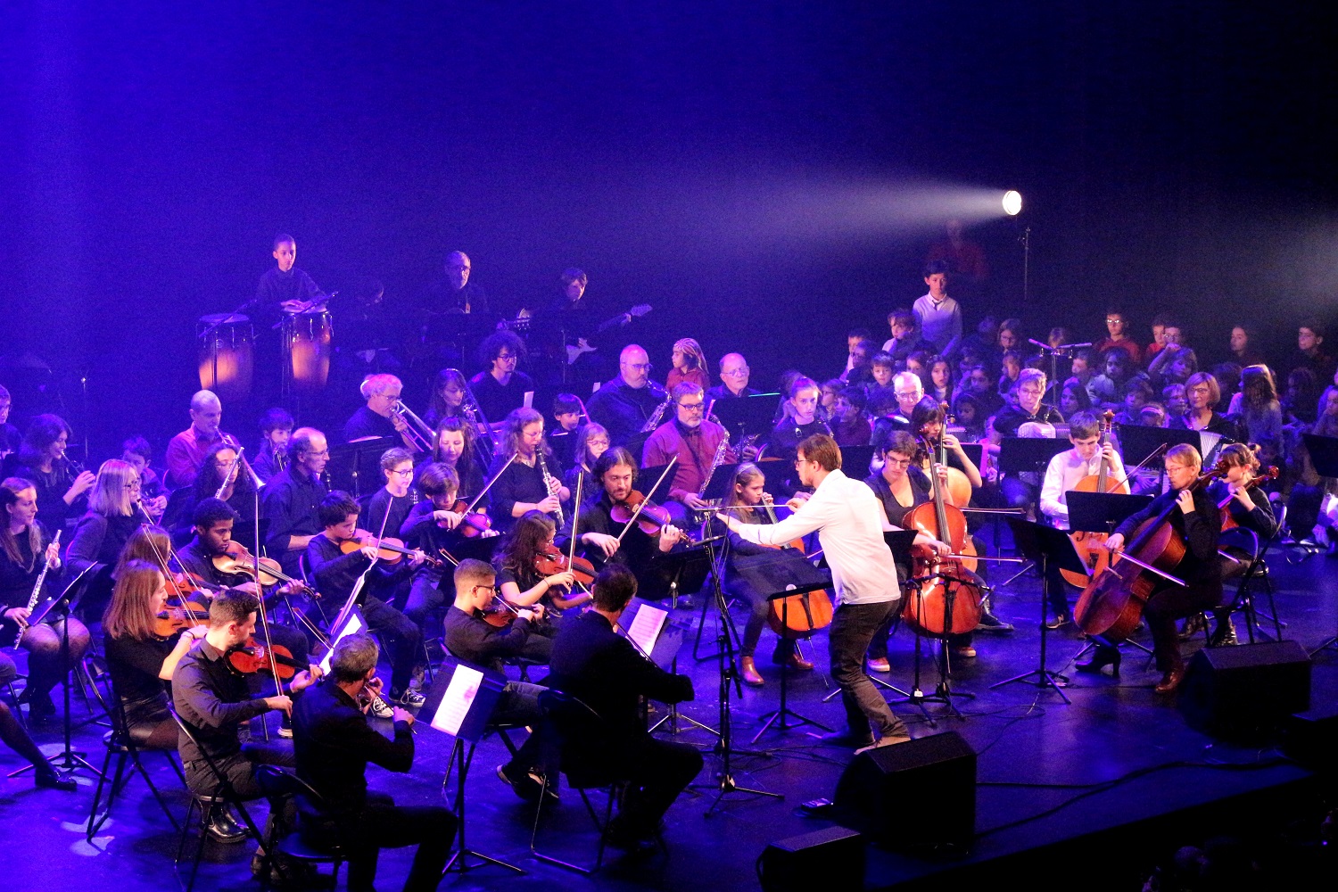 Orchestre dirigé par Gaetan Martin directeur de l'école municipal de musique
