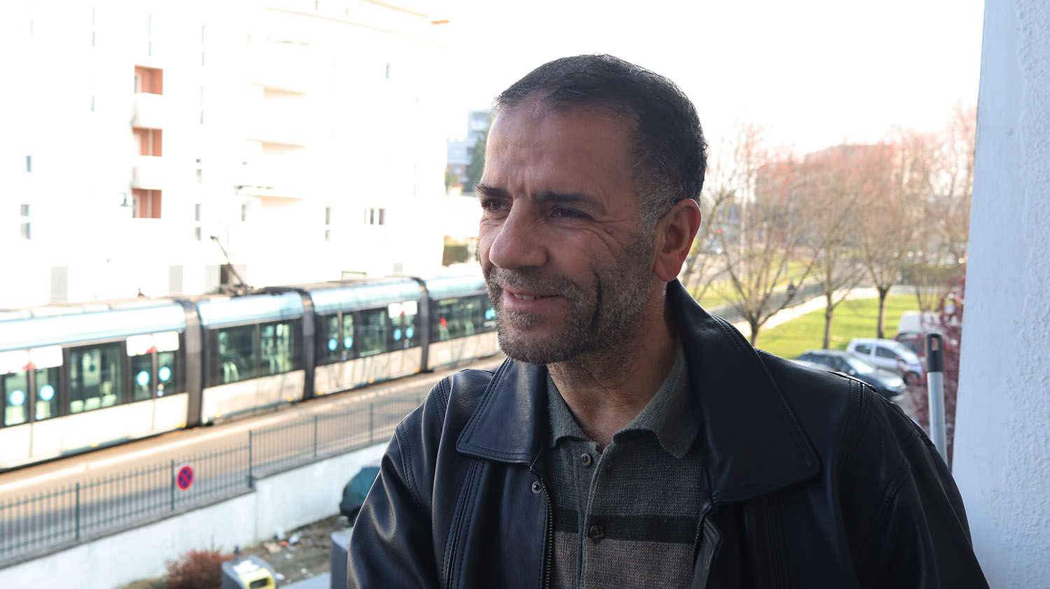 Ismaili, sur son balcon