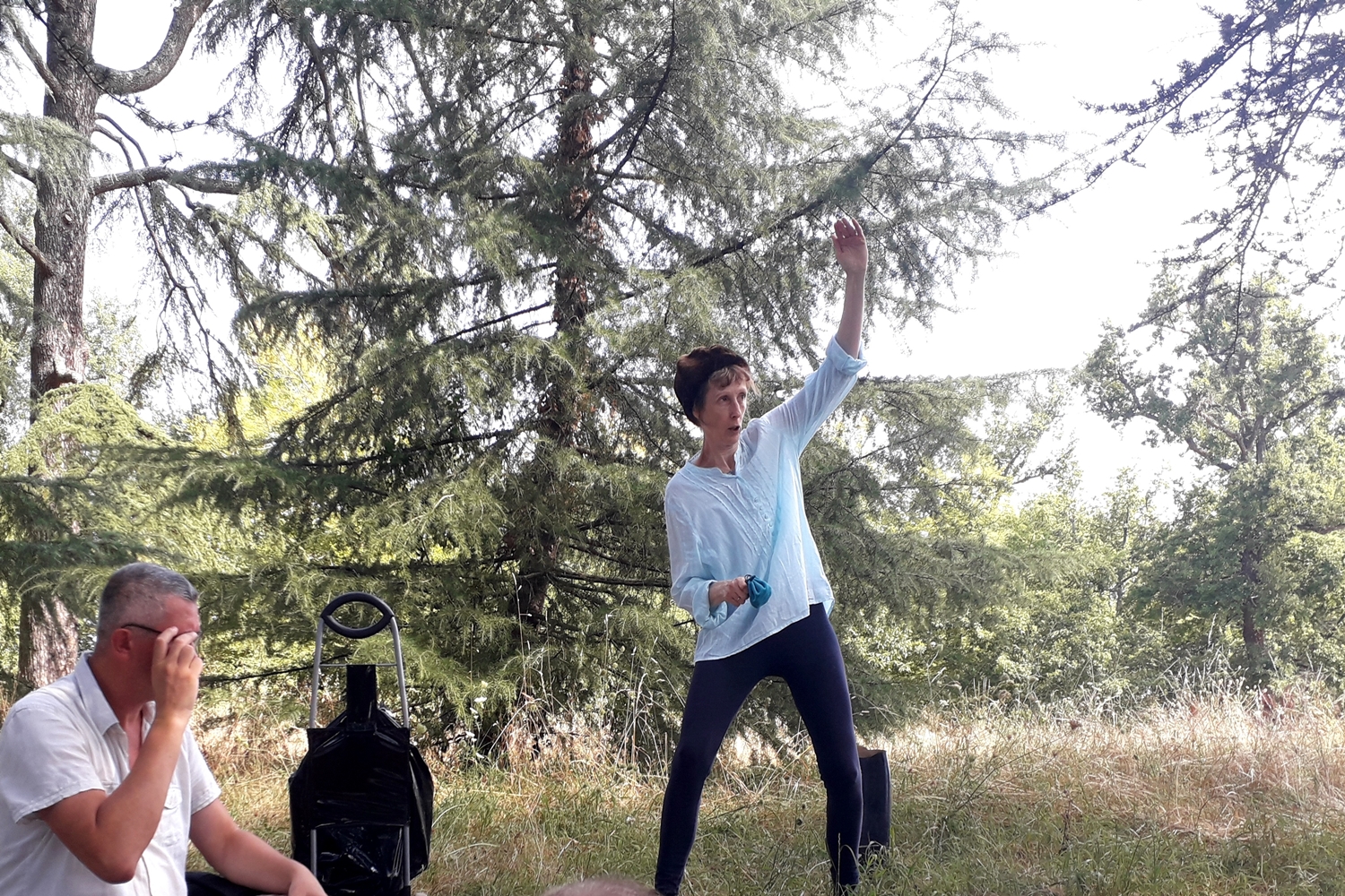 Raconter, chanter, mimer, écouter