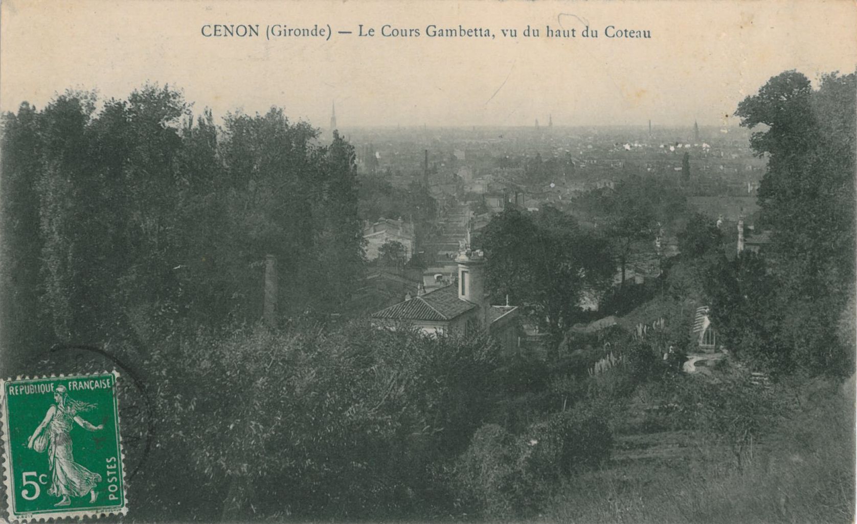 Vue la tour du château du Cypressat