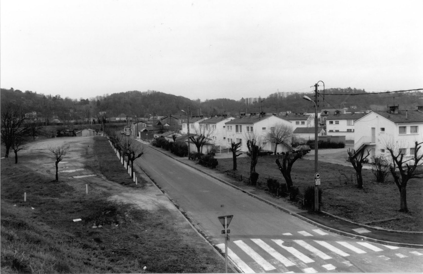 Cité Tour Blanche et place de la Demi-Lune en 1994