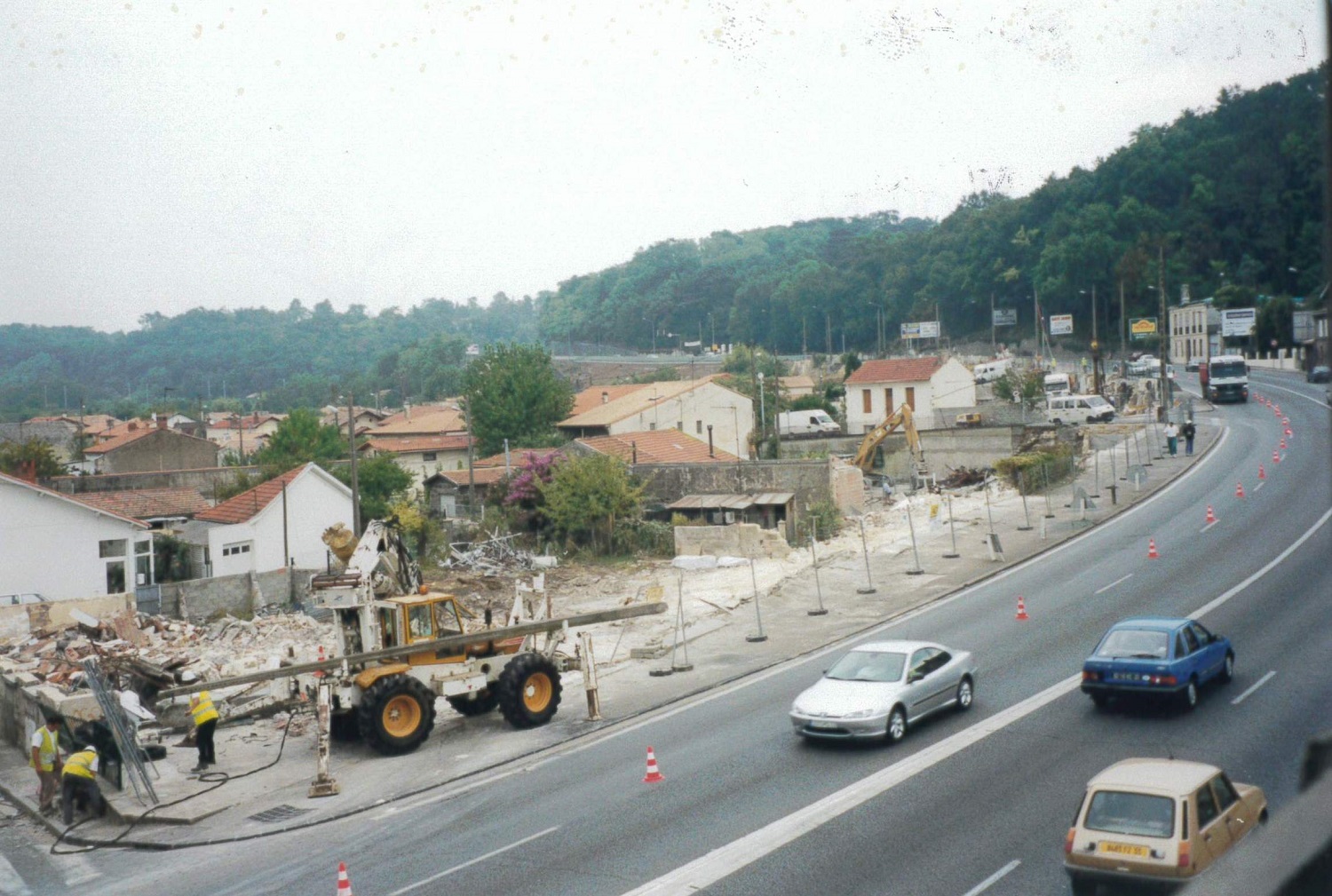 démolition des maisons cote des 4 pavillons en prévision de l'arrivée du tramway