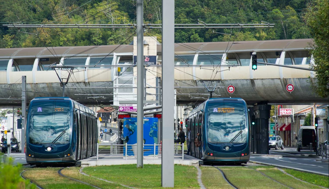 Bus, tramway et train