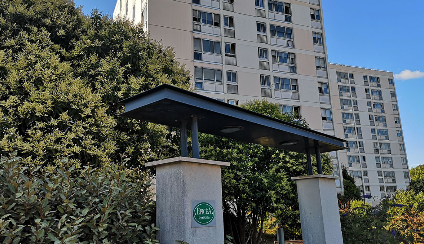 Henri Sellier : sa rénovation racontée par deux familles qui s'y préparent. 