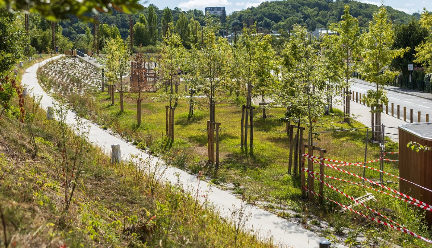La place de la Demi-Lune : espace à vivre du bas Cenon 