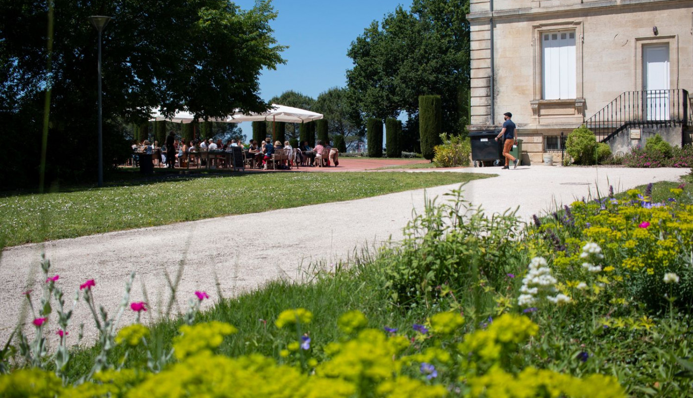 Cenon confirme son label ville fleuri