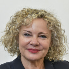 { eluAssocie.title }}