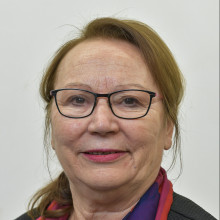 { eluAssocie.title }}