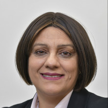 { eluAssocie.title }}