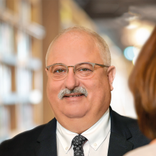 { eluAssocie.title }}