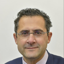 { eluAssocie.title }}