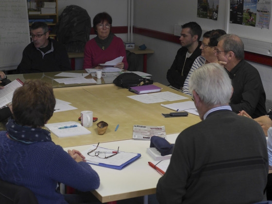 photo d'une réunion des membres de l'Echo des collines 